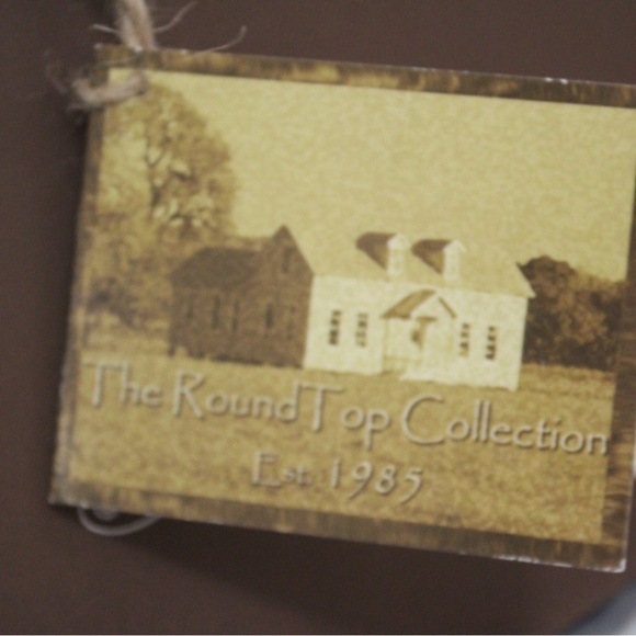 The Round Top Collection’s Brand New 6” square tin framed Hummingbird Art Tile - Picture 5 of 8